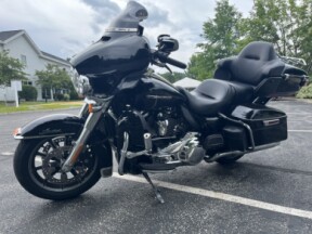 2019 Harley-Davidson® Ultra Limited FLHTK  thumb 2
