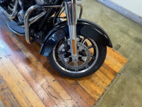 2019 Harley-Davidson® Electra Glide® Standard Vivid Black thumb 0