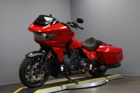 2025 Harley-Davidson® CVO™ Road Glide™ ST FLTRXSTSE thumb 1
