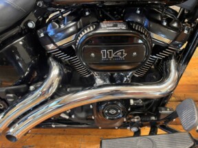 2020 Harley-Davidson® Heritage Classic 114 Vivid Black thumb 2