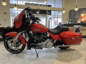 2026 Harley-Davidson® Street Glide® FLHX thumb 1