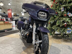2026 Harley-Davidson® Street Glide® FLHX thumb 2