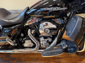 2016 Harley-Davidson® Street Glide® Special Black Denim thumb 2