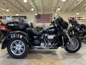 FLHTCUTG 2022 Tri Glide® Ultra thumb 3