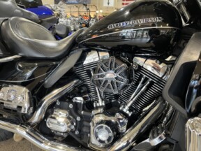 2014 Harley-Davidson® Electra Glide® Ultra Limited FLHTK  thumb 3