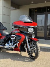 2025 Harley-Davidson® Street Glide™ Ultra Whiskey Fire / Vivid Black thumb 2
