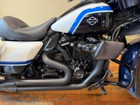 2021 Harley-Davidson® Street Glide® Special Arctic Blast — Special Edition — Black Finish thumb 2