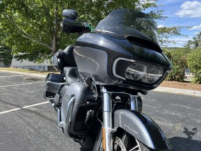 2022 Harley-Davidson® Road Glide® Limited FLTRK thumb 2
