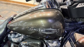 2021 Harley-Davidson® Street Glide® thumb 3