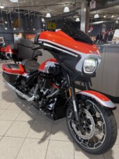 FLHXSE 2024 CVO™ Street Glide® thumb 2