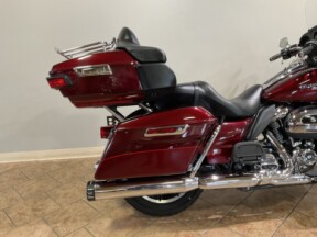 2017 Harley-Davidson® Electra Glide® Ultra Classic® T/T Mys Red Sunglo/Velocity Red Sunglo FLHTCU thumb 0
