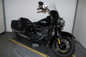2024 Harley-Davidson Heritage Classic 114 Cruiser FLHCS thumb 2