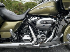 2017 Harley-Davidson® Road Glide® Special FLTRXS thumb 3