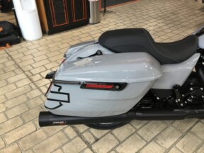 2024 Harley-Davidson® Street Glide® Billiard Gray - Black Finish thumb 1