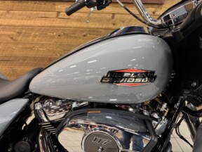 2026 Harley-Davidson® Road Glide® Dark Billiard Gray Chrome Trim FLTRX thumb 3