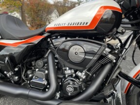 2025 Harley-Davidson® Street Glide™ FLHX thumb 3