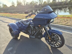 FLTRT 2023 Road Glide® 3 thumb 2