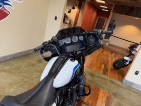 2021 Harley-Davidson® Street Glide® Special Arctic Blast — Special Edition — Black Finish thumb 1