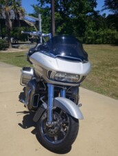 2016 Harley-Davidson® CVO™ Road Glide® Ultra Stardust Silver/Palladium Silver thumb 1