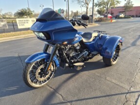 FLTRT 2023 Road Glide® 3 thumb 1