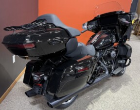 2026 Harley-Davidson® Street Glide Limited Black thumb 1