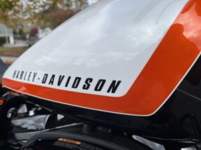 2025 Harley-Davidson® Street Glide™ FLHX thumb 2