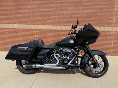 2022 Harley-Davidson® Road Glide® Special Vivid Black - Black Finish