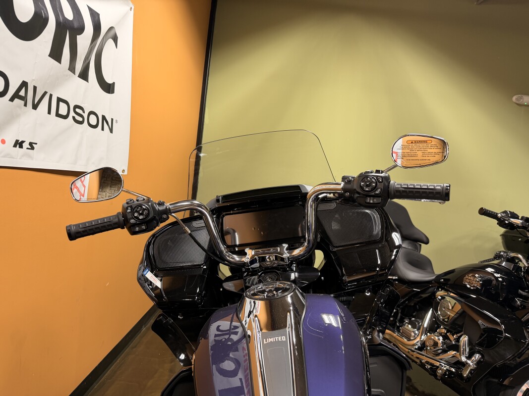 FLTRXL 2026 Road Glide Limited, photo 8