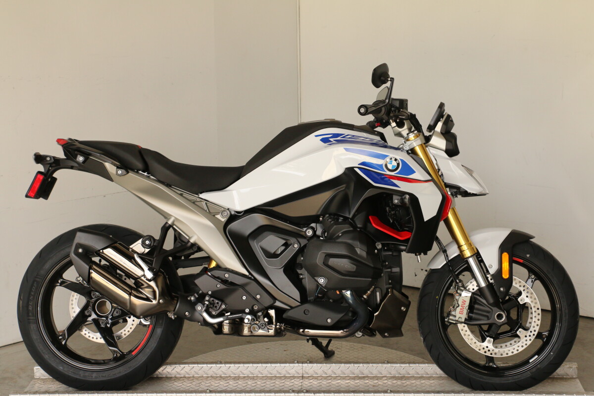 On Sale 2026 BMW R 1300 R