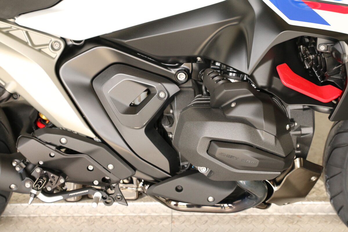 On Sale 2026 BMW R 1300 R, photo 15