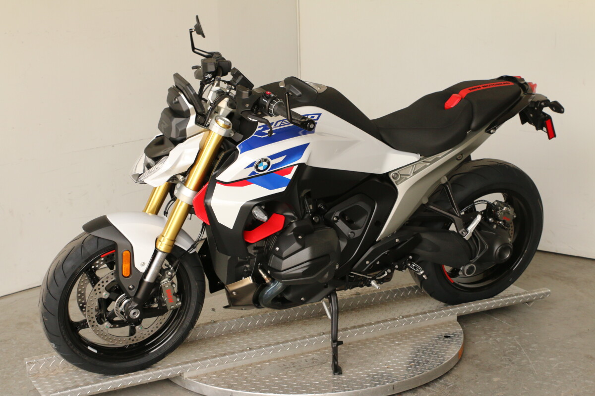 On Sale 2026 BMW R 1300 R, photo 8