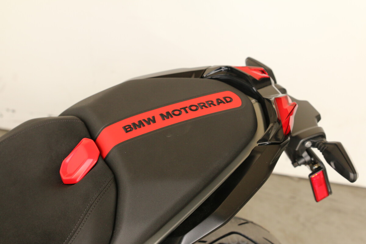 On Sale 2026 BMW R 1300 R, photo 21