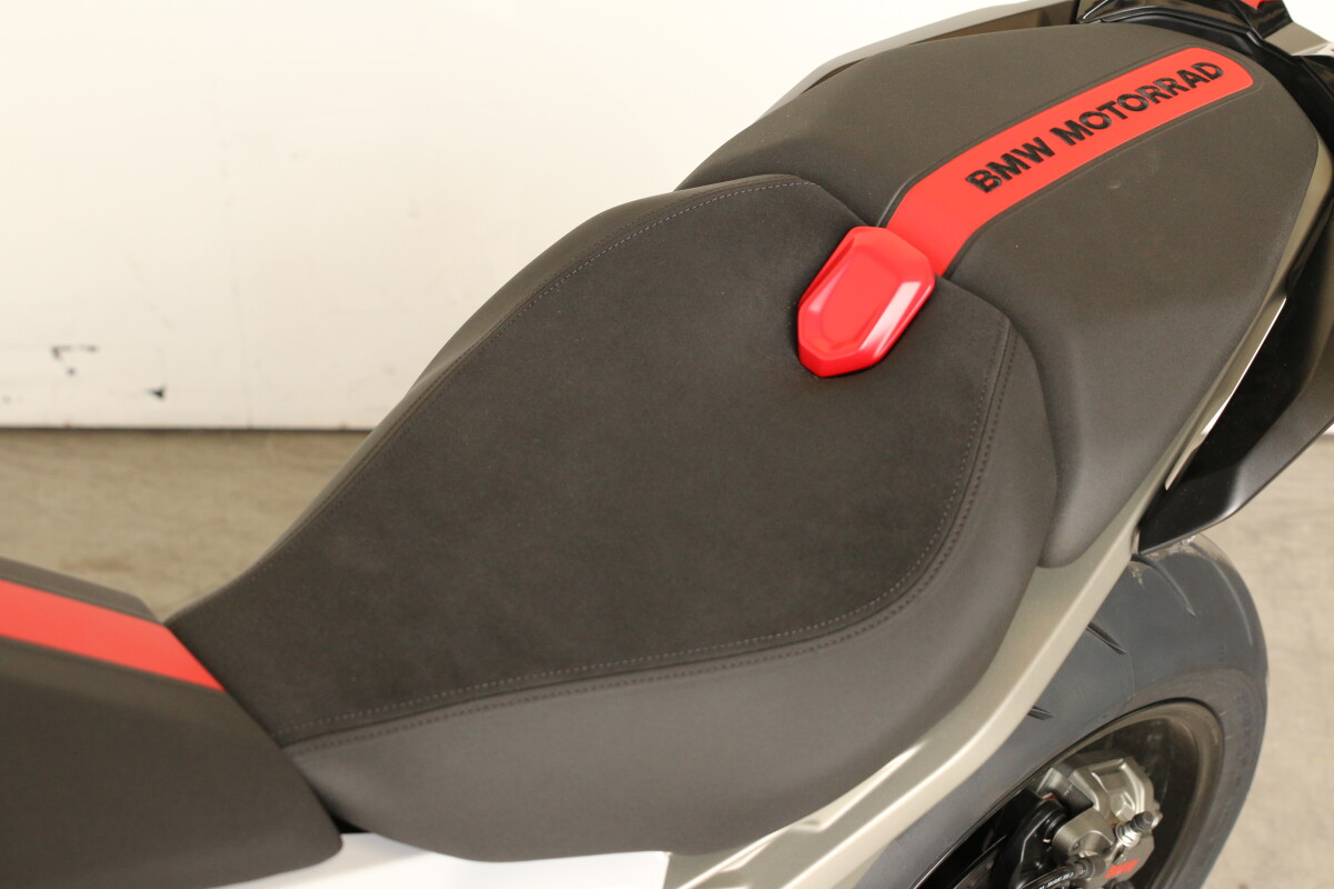 On Sale 2026 BMW R 1300 R, photo 22