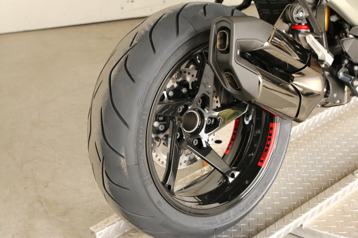 On Sale 2026 BMW R 1300 R, photo 19