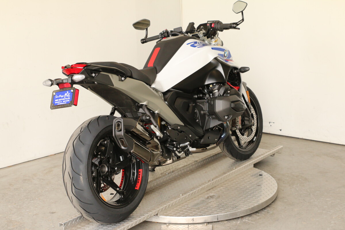 On Sale 2026 BMW R 1300 R, photo 3