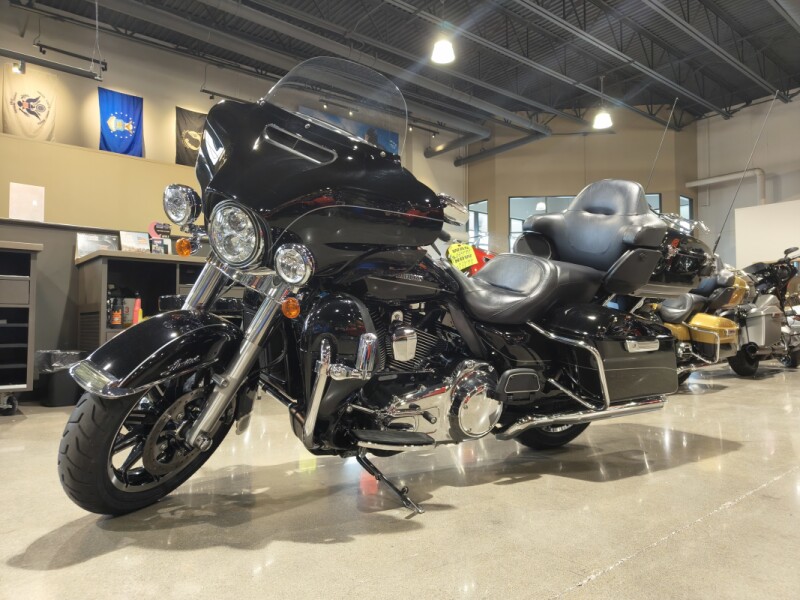 2014 Harley-Davidson® Ultra Limited Black