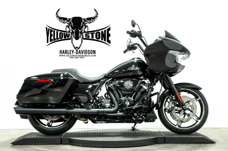 2026 Harley-Davidson® Road Glide® Vivid Black Black Trim