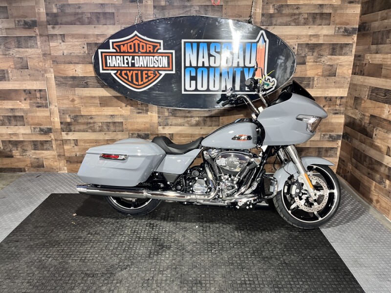 2026 Harley-Davidson® Road Glide® Dark Billiard Gray Chrome Trim