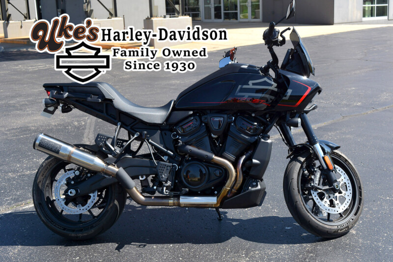 2025 Harley-Davidson® Pan America® 1250 ST Vivid Black