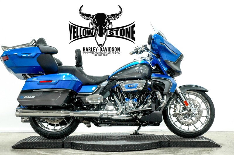 2026 Harley-Davidson® CVO Street Glide Limited ELECTRIC COAST