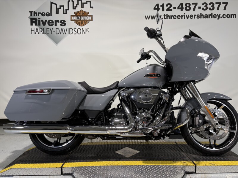 2026 Harley-Davidson® Road Glide® Dark Billiard Gray Chrome Trim Solo