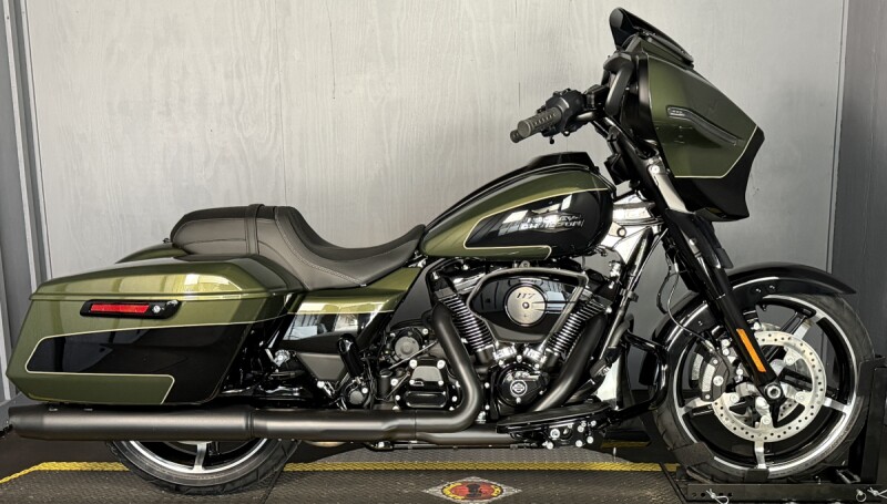 の*う様 HARLEY-DAVIDSON オリーブグリーン ジャケット　バイカー New 2024 Harley-Davidson Freewheeler® Alpine Green / Vivid Black