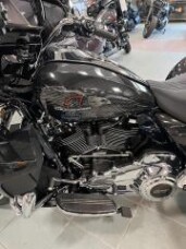 2026 Harley-Davidson® Street Glide 3 Limited Midnight Ember Chrome Trim thumb 2