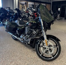 2026 Harley-Davidson® Street Glide® FLHX thumb 3