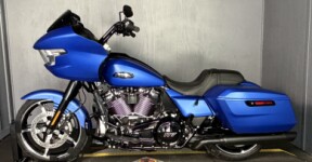  2026 Road Glide® FLTRX thumb 2
