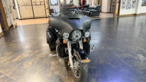 2019 Harley-Davidson® Tri Glide® Ultra thumb 2
