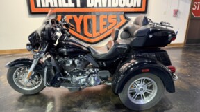 2021 Harley-Davidson® Tri Glide® Ultra thumb 1