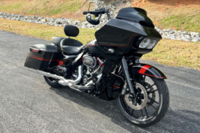 2018 Harley-Davidson® CVO™ Road Glide® FLTRXSE thumb 1