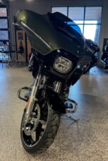 2026 Harley-Davidson® Street Glide® FLHX thumb 2