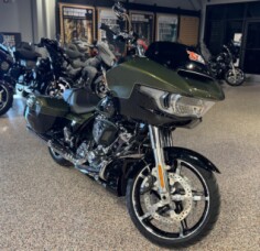 2026 Harley-Davidson® Road Glide® FLTRX thumb 3